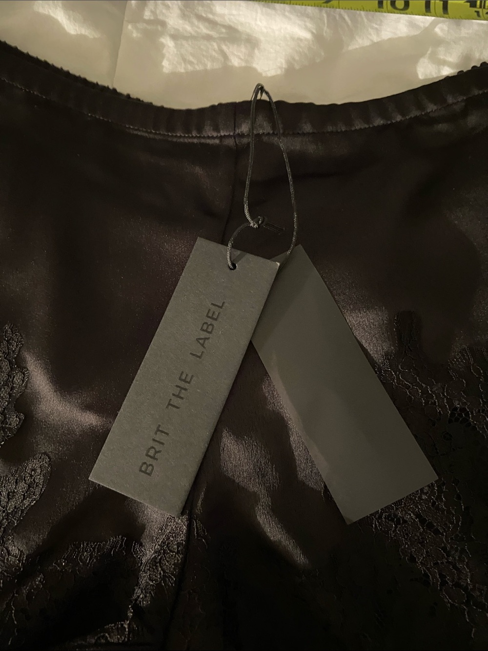 đ¤Black Silky Lace Trim Shortsđ¤ - Picture 8 of 11